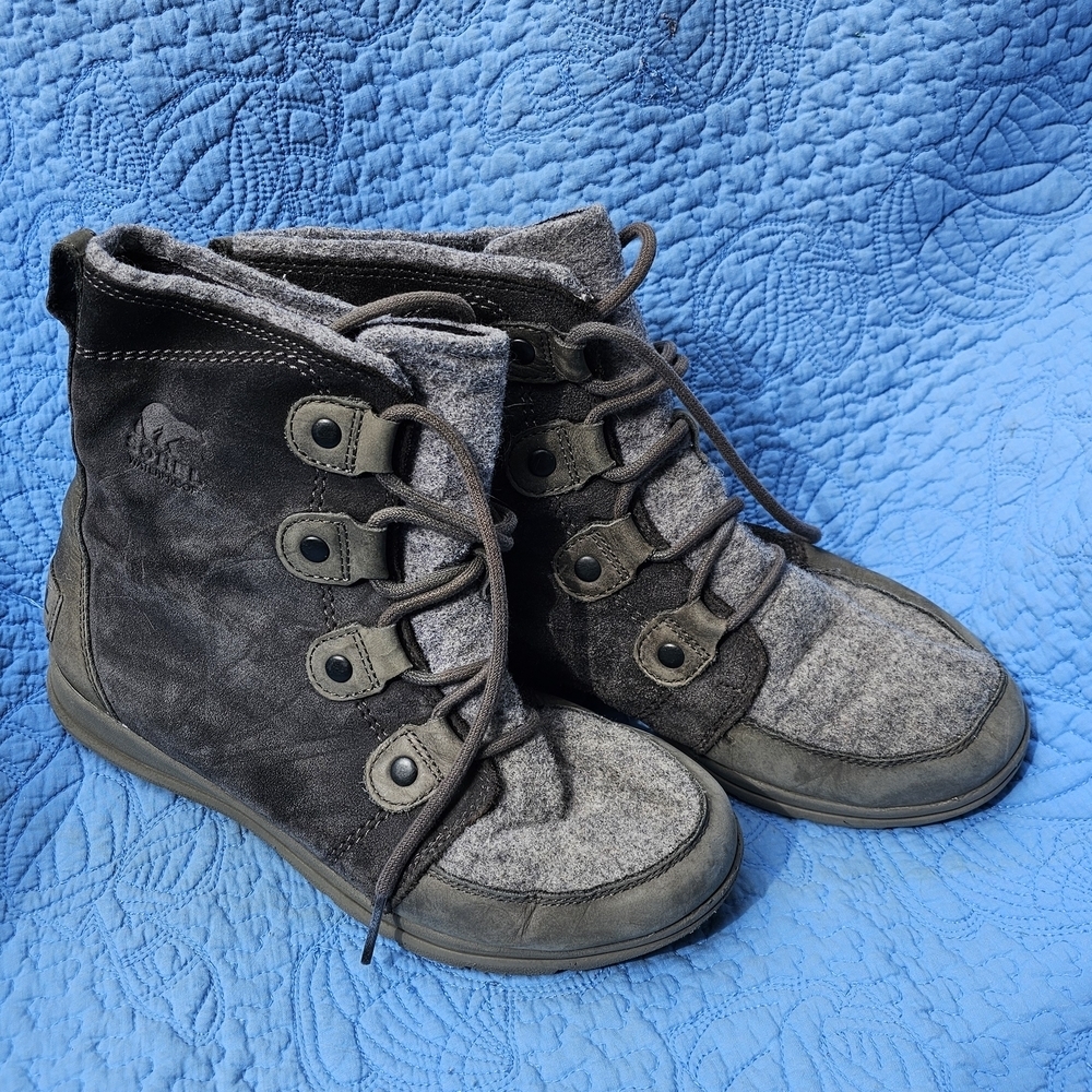 Sorel Black and Gray Ankle Boots Booties Winter Float On Air